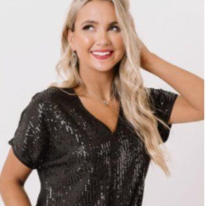 DKNY BLACK SILK SEQUIN SHORT SLEEVE TOP SIZE S